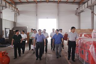 高新區(qū)安全生產(chǎn)領(lǐng)導(dǎo)小組來我公司進(jìn)行安全檢查 高新區(qū)安全生產(chǎn)領(lǐng)導(dǎo)小組來我公司進(jìn)行安全檢查