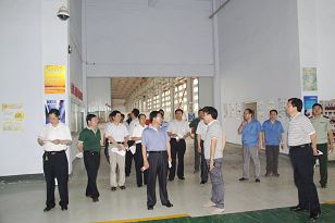 高新區(qū)安全生產(chǎn)領(lǐng)導(dǎo)小組來我公司進(jìn)行安全檢查 高新區(qū)安全生產(chǎn)領(lǐng)導(dǎo)小組來我公司進(jìn)行安全檢查